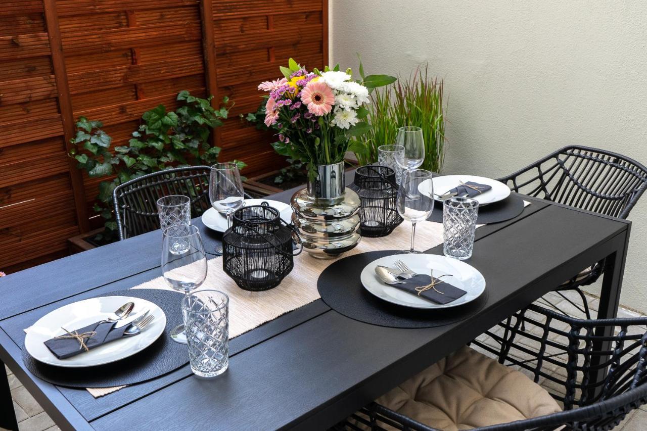 Suite Fuer 4 Mit Terrasse Im Herzen Der Innenstadt Σβερίν Εξωτερικό φωτογραφία